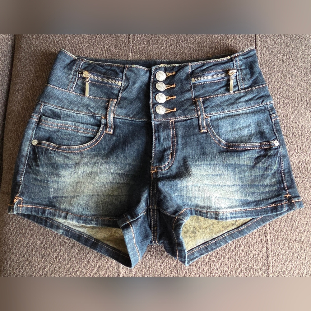 Harmony & Havoc Jean Shorts In Size 5.